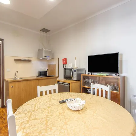 Apartment Praca Al Sao Joao da Madeira
